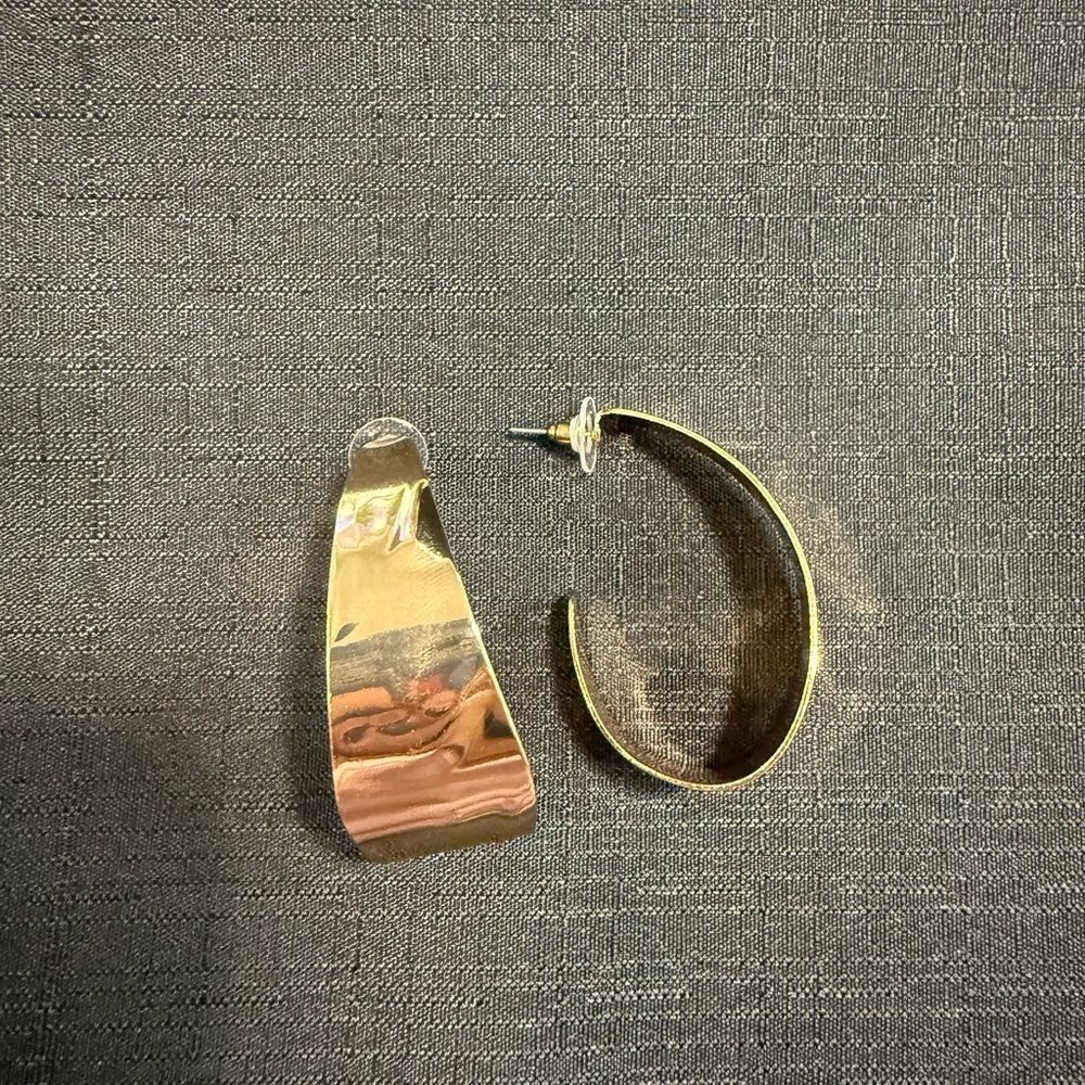 Nordstrom Gold Earrings - Picture 3 of 6